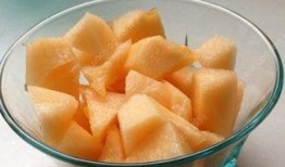 吃哈密瓜嗓子痒怎么办,哈密瓜嗓子痒的应对小妙招