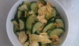 青少年正常吃瓜,瓜果飘香，营养均衡