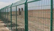 学校铁网围栏吃瓜,校园铁网围栏下的“吃瓜”趣事