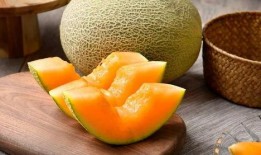 吃哈密瓜嘴巴有味