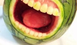 有人在吃瓜图片大全,盘点那些让人捧腹大笑的吃瓜瞬间