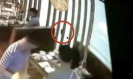 偷拍吃瓜看戏视频,吃瓜群众背后的看戏心理