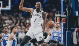 詹姆斯吃瓜表情包,揭秘NBA巨星搞笑瞬间