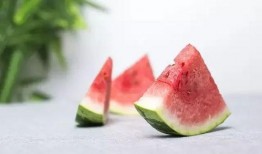 梦见吃煮的小瓜,煮瓜飘香，揭秘潜意识中的美食诱惑